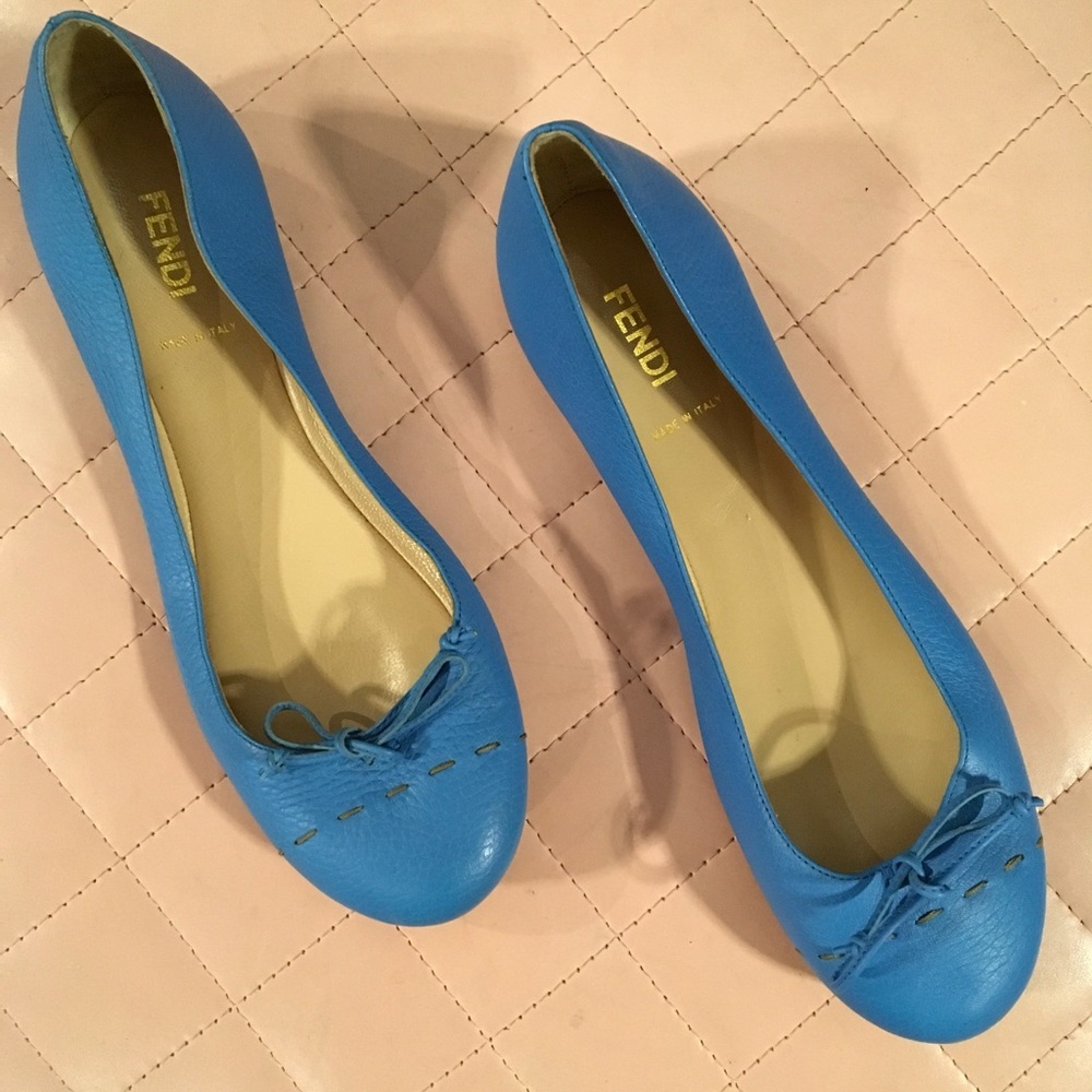 FENDI    leather flats